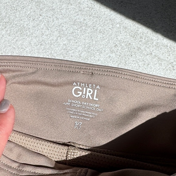 NEW! Athleta Girl School Day Uniform Skort SMALL 7 Khaki Brownstone Beige - Picture 2 of 8